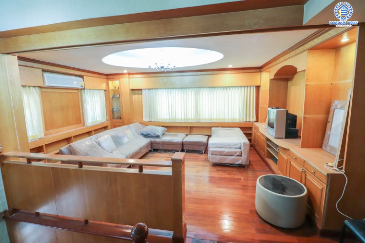 *****ทาวน์เฮ้าส์ 3 ชั้น มือสอง พร้อมอยู่ ม.ศุภารมย์ แจ้งวัฒนะ-ปากเกร็ด หลังมุม เนื้อที่ 31.4 ตร.ว. ฟังก์ชัน 3 ห้องนอน 3 ห้องน้ำ  2 ที่จอดรถพื้นที่ใช้สอย 200 ตร.ม. แถมฟรี เครื่องปรับอากาศ 4 เครื่อง, เครื่องทำน้ำอุ่น 3 เครื่อง และ เครื่องดูดควัน 1 เครื่อง บนทำเลดีที่สุด! เชื่อมต่อถนนหลายเส้น ใกล้เซ็นทรัลแจ้งวัฒนะ ทางด่วน "แจ้งวัฒนะ" และเมืองทองธานี